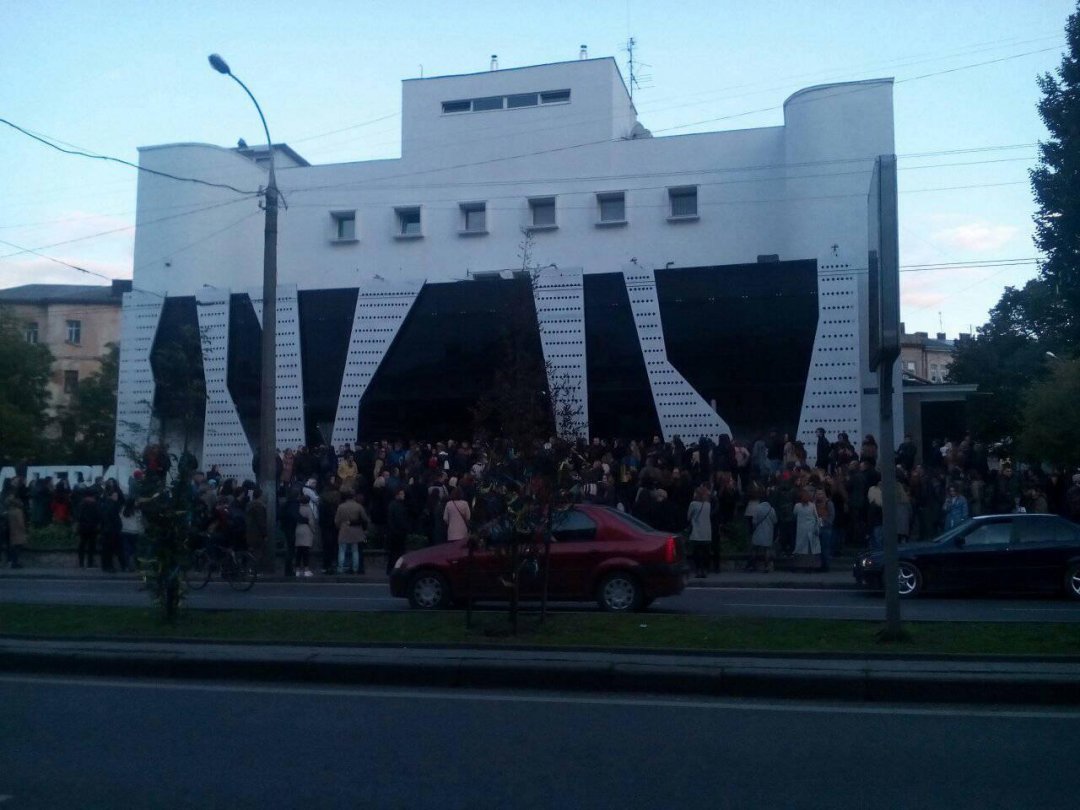 Во Львове активисты заблокировали клуб «Малевич», где запланирован концерт Сергея Бабкина - бывшего фронтмена группы 5nizza